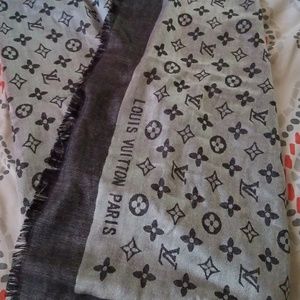 Louis Vuitton scarf